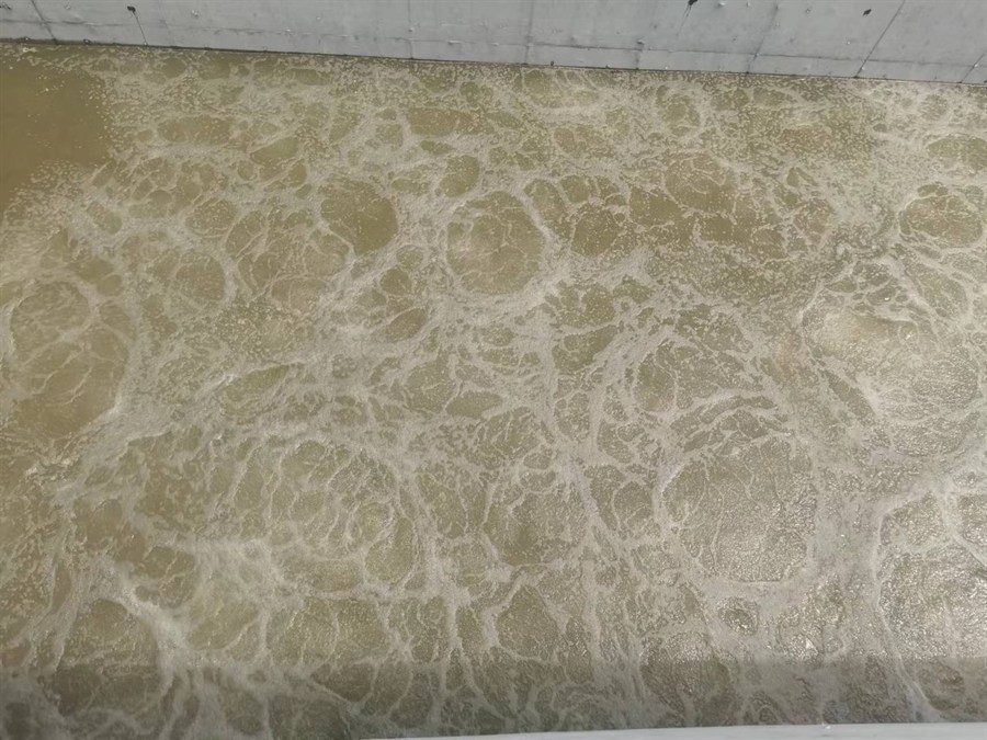 Tube aerator aeration pattern in a wastewater tank
